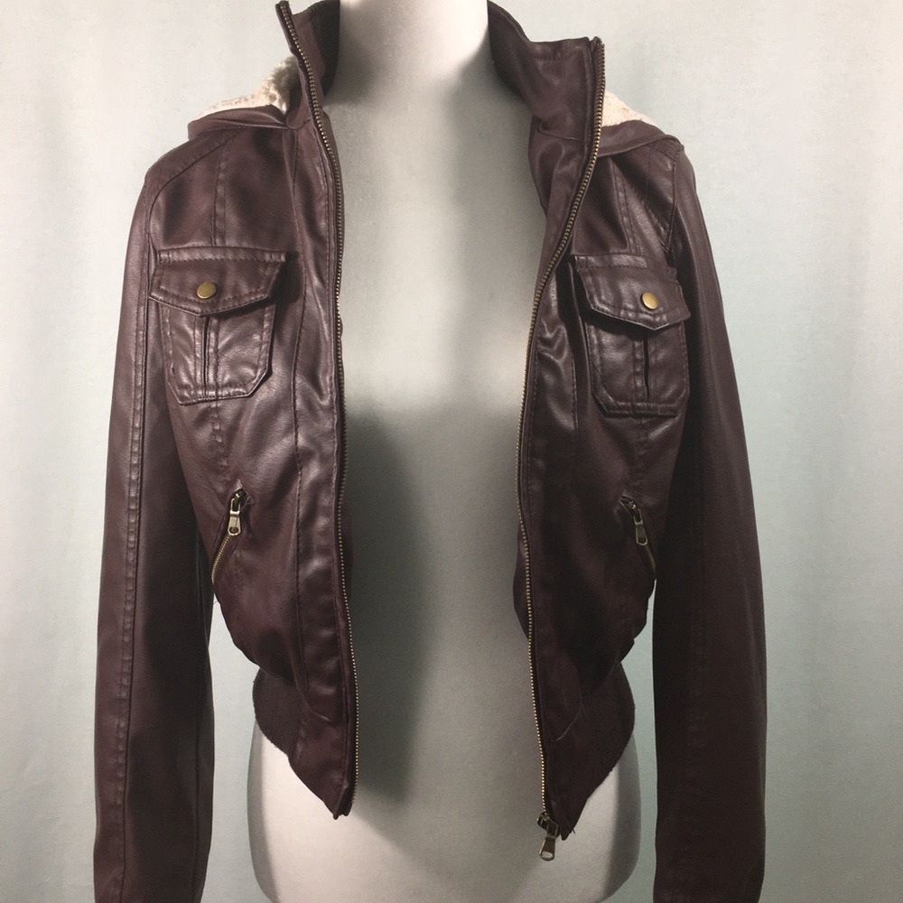leather jacket - Picture 2 of 3